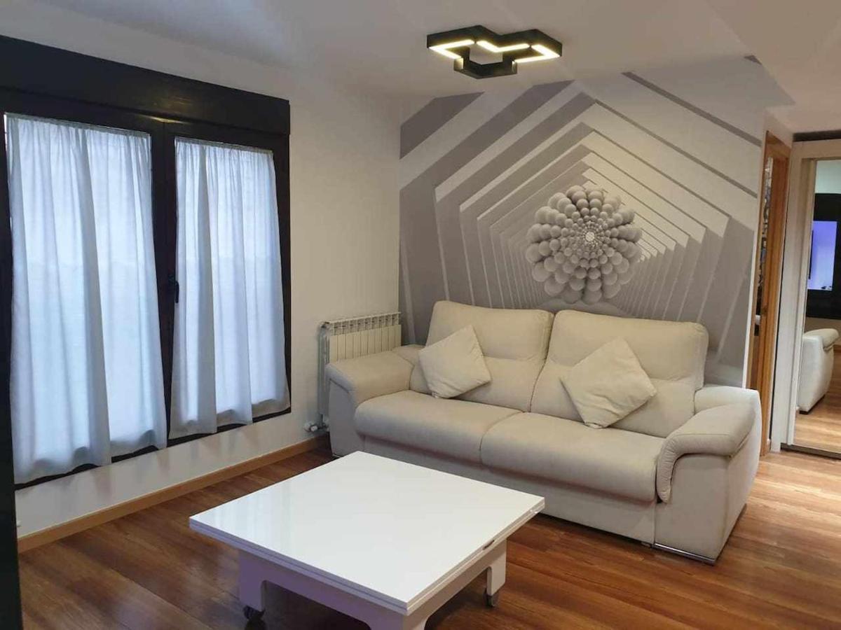 Centro Aparcamiento Gratuito Al Lado Del Pilar Leilighet Zaragoza Eksteriør bilde
